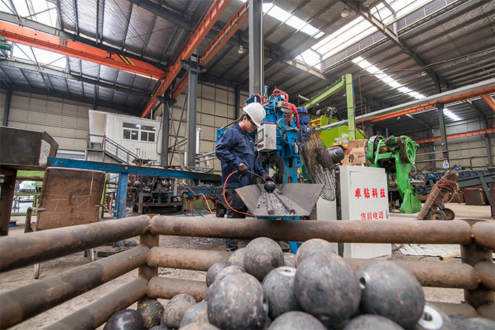 佳木斯网架配件-螺栓球加工车间